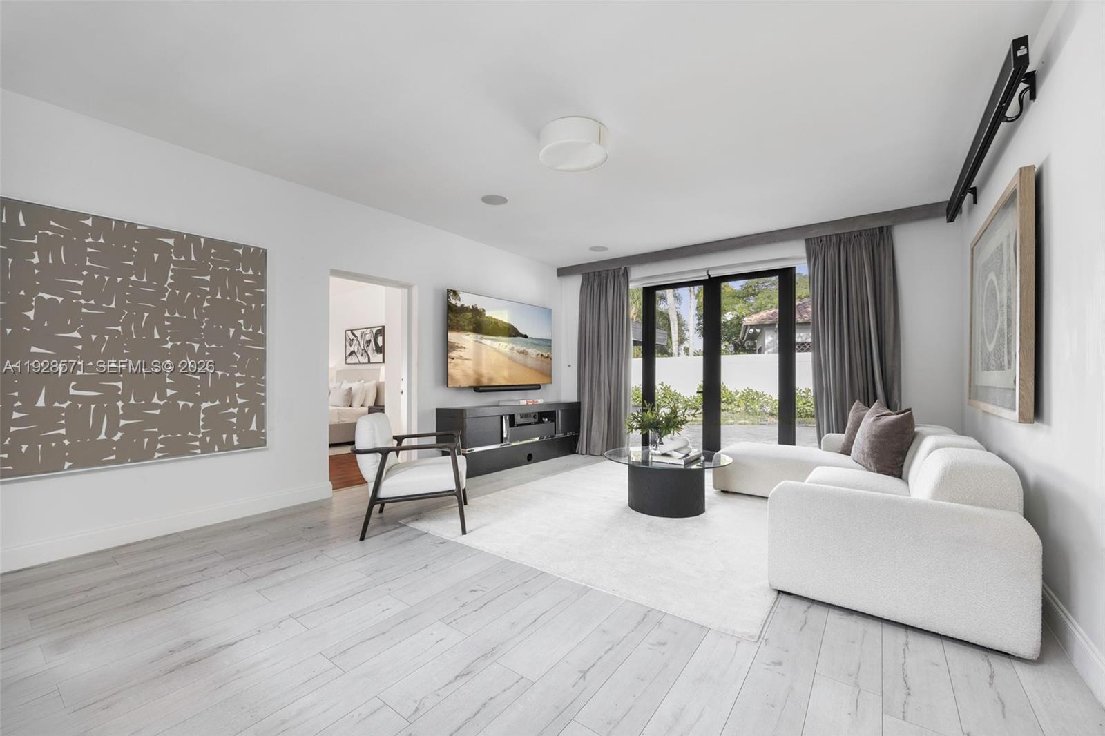 7430 SW 66th St, Miami FL 33143