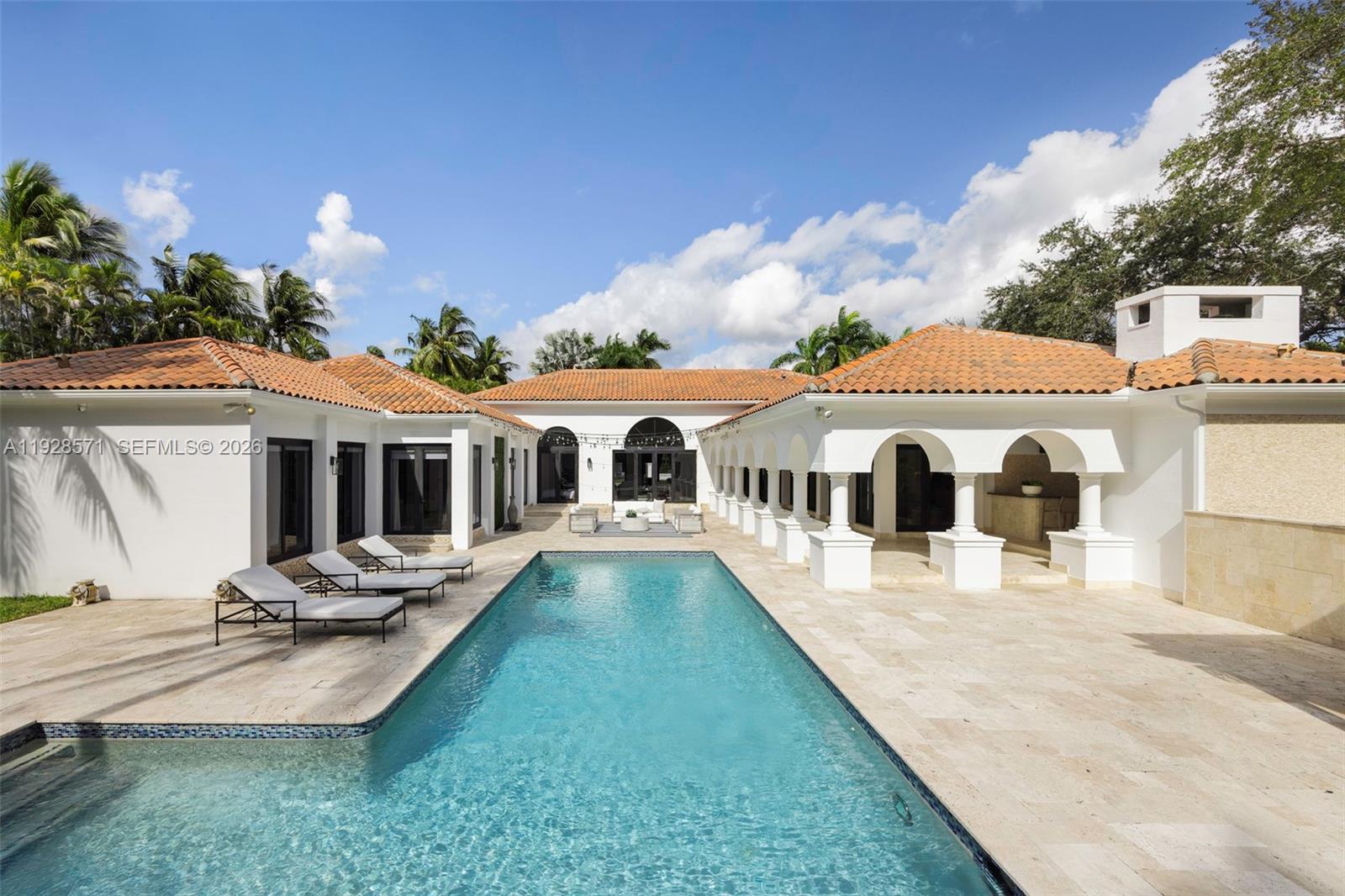 7430 SW 66th St, Miami FL 33143