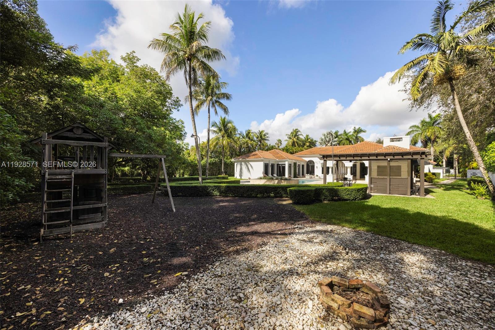 7430 SW 66th St, Miami FL 33143
