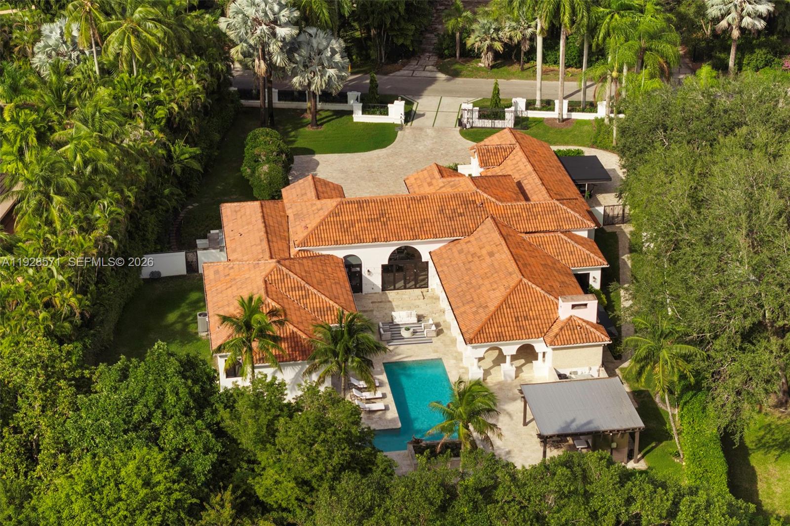 7430 SW 66th St, Miami FL 33143