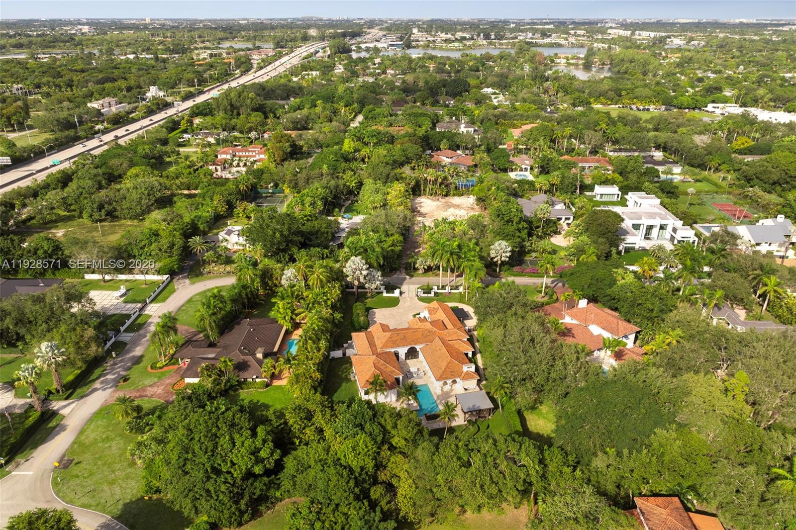7430 SW 66th St, Miami FL 33143