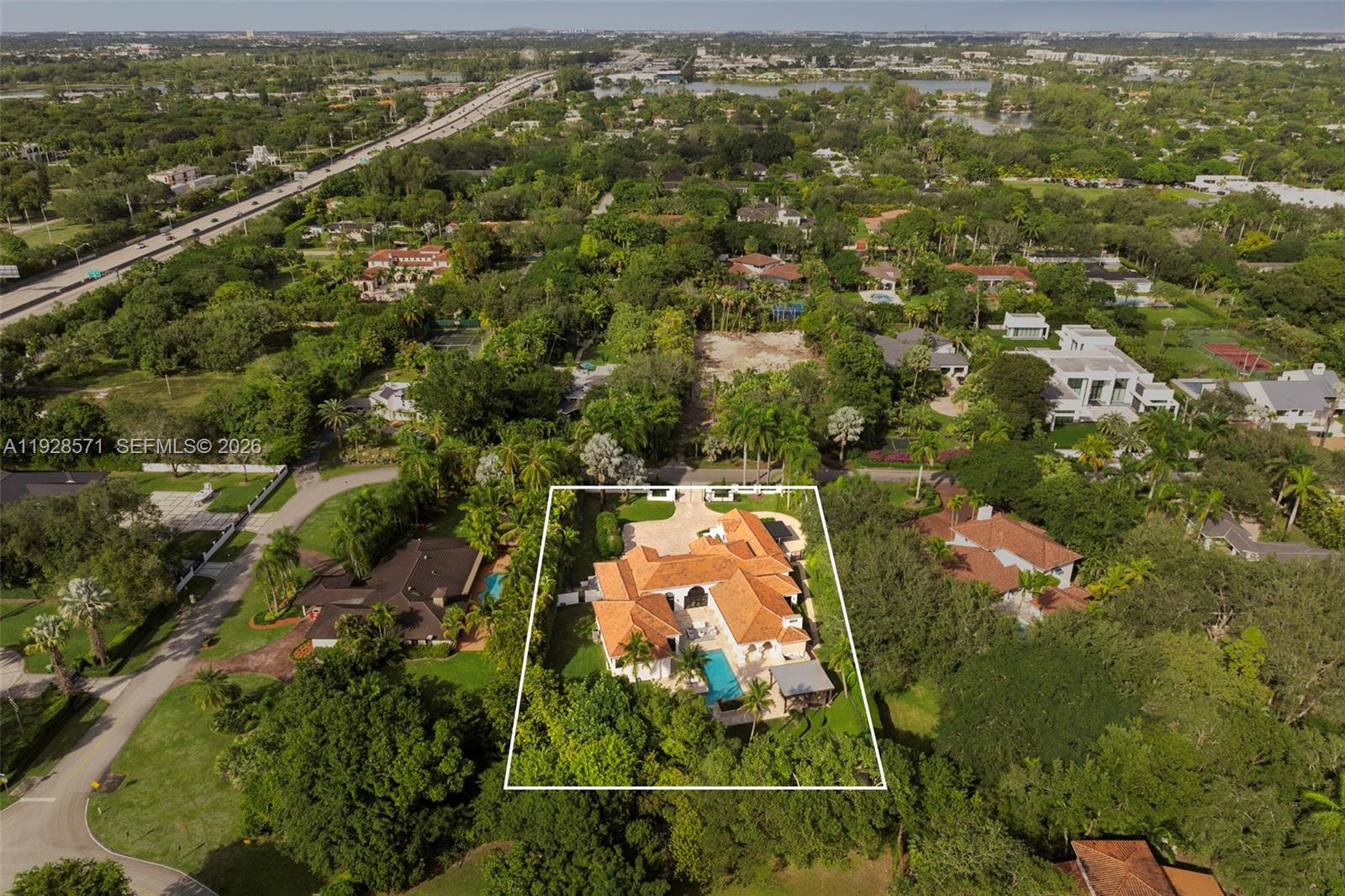 7430 SW 66th St, Miami FL 33143