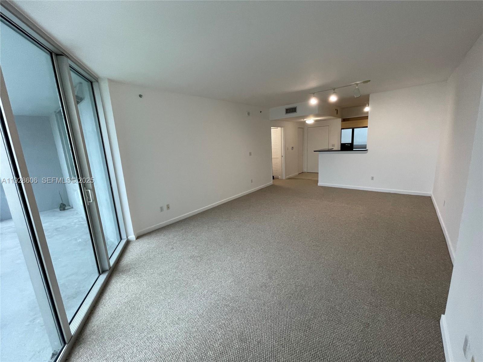 325 S Biscayne Blvd #2116, Miami FL 33131