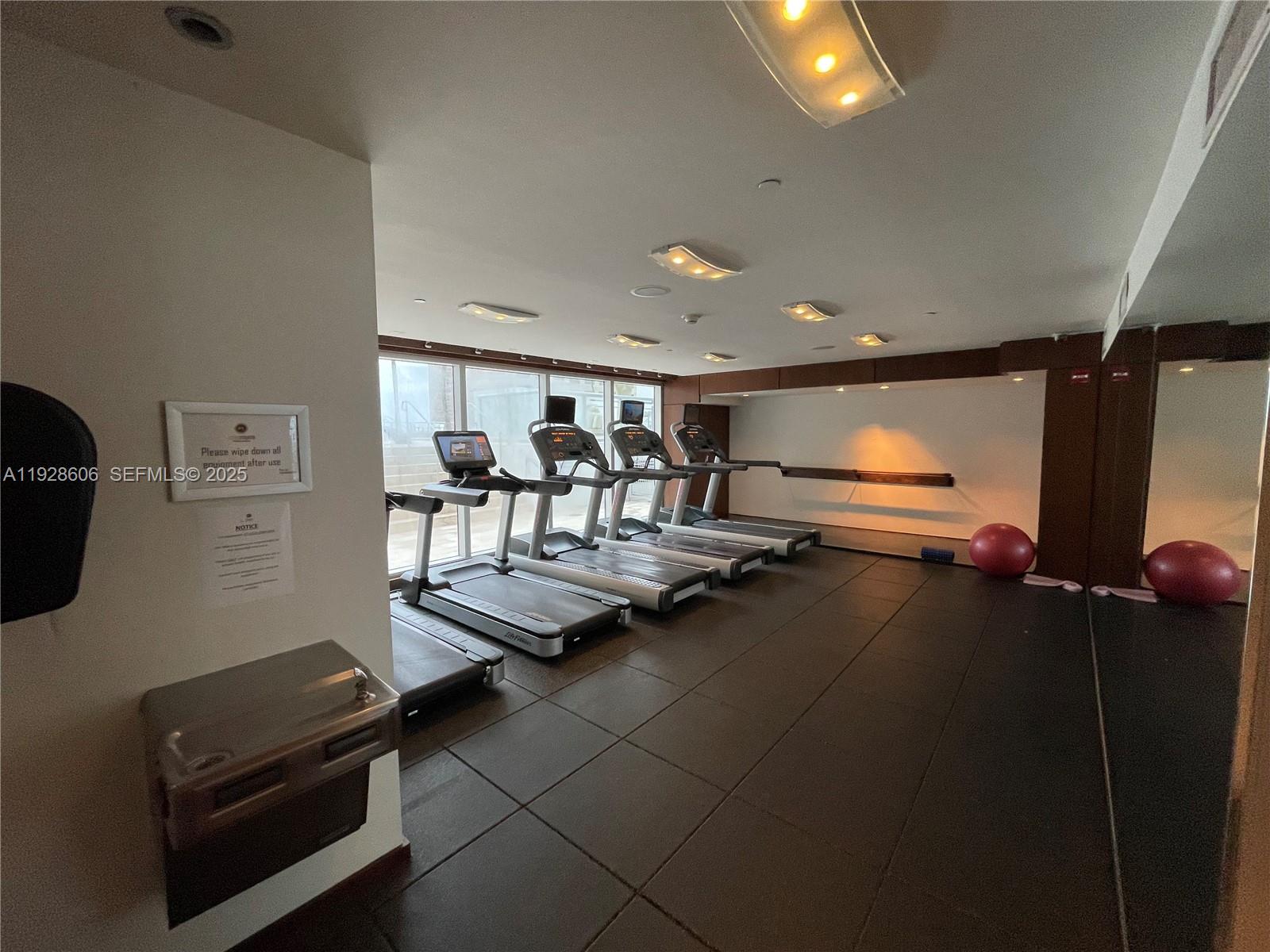 325 S Biscayne Blvd #2116, Miami FL 33131