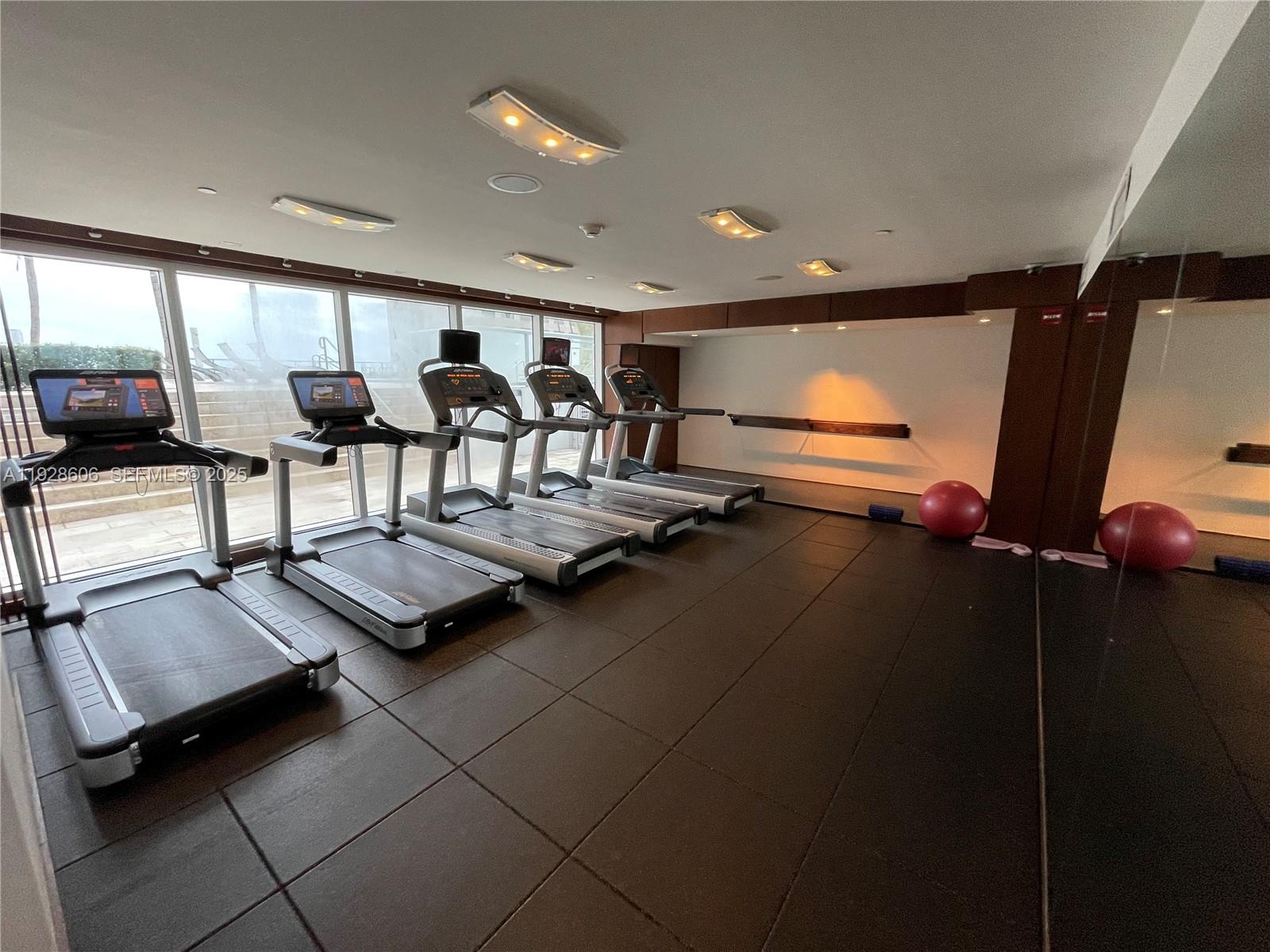 325 S Biscayne Blvd #2116, Miami FL 33131