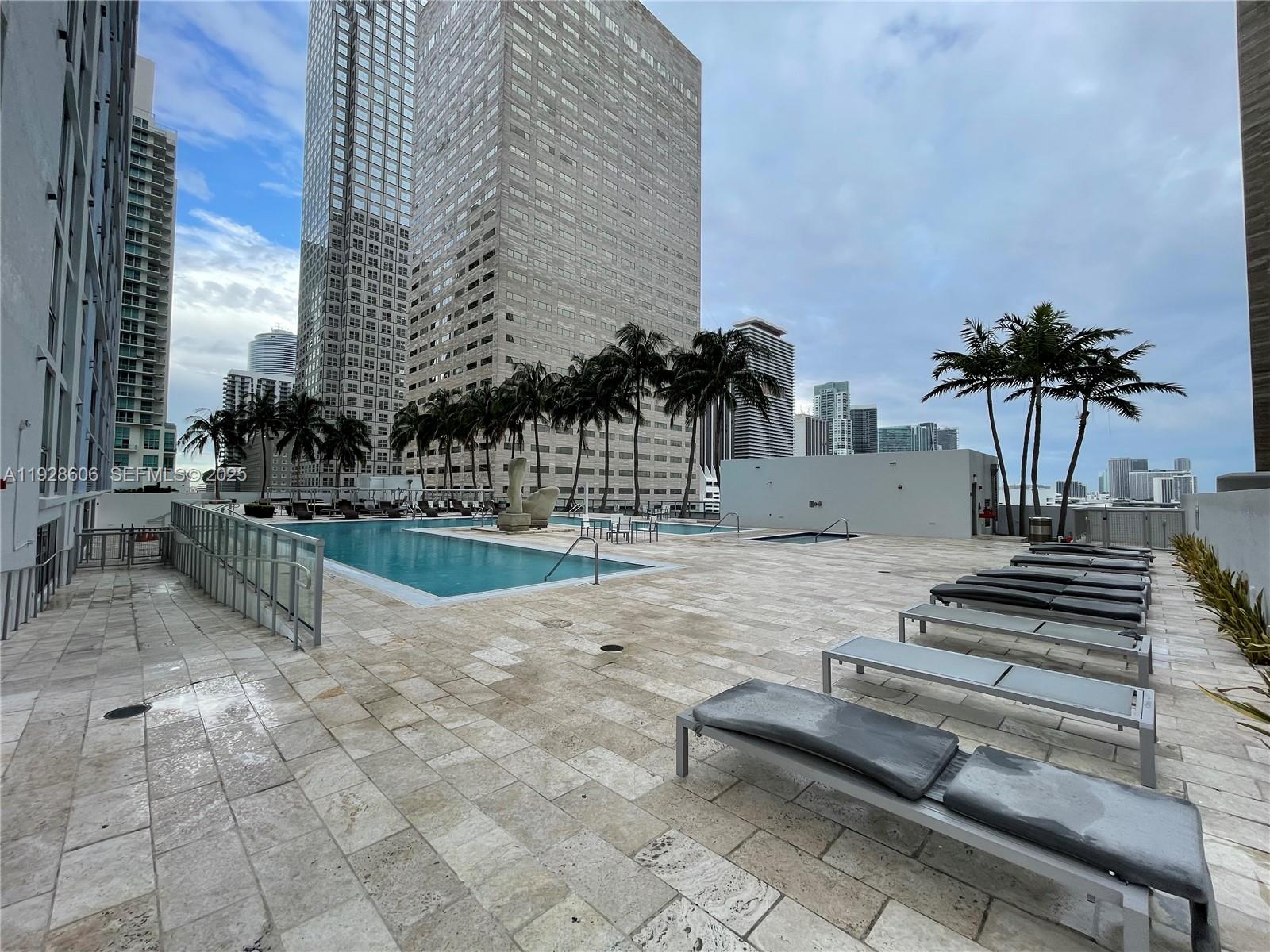 325 S Biscayne Blvd #2116, Miami FL 33131