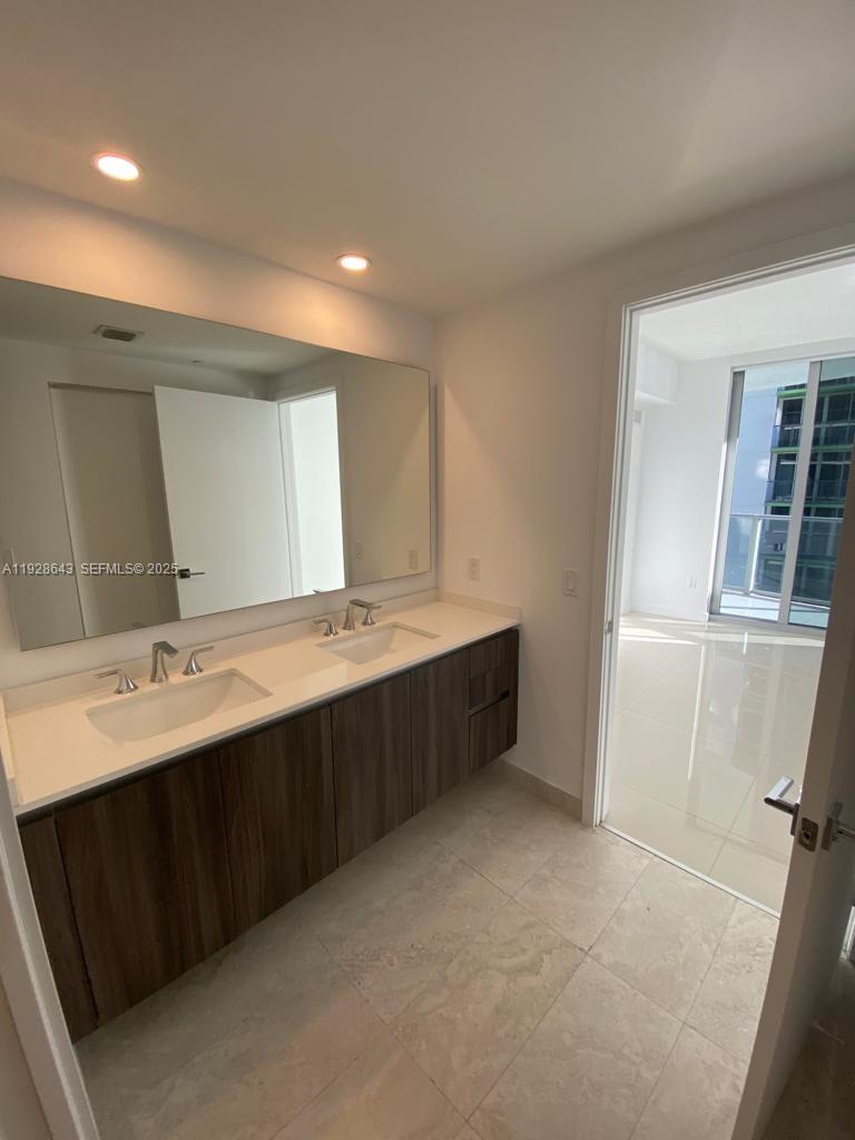 488 NE 18th St #1804, Miami FL 33132