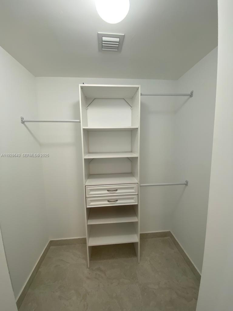 488 NE 18th St #1804, Miami FL 33132