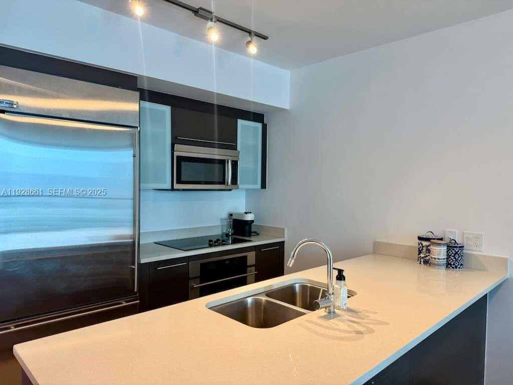 55 SE 6th St #2206, Miami FL 33131