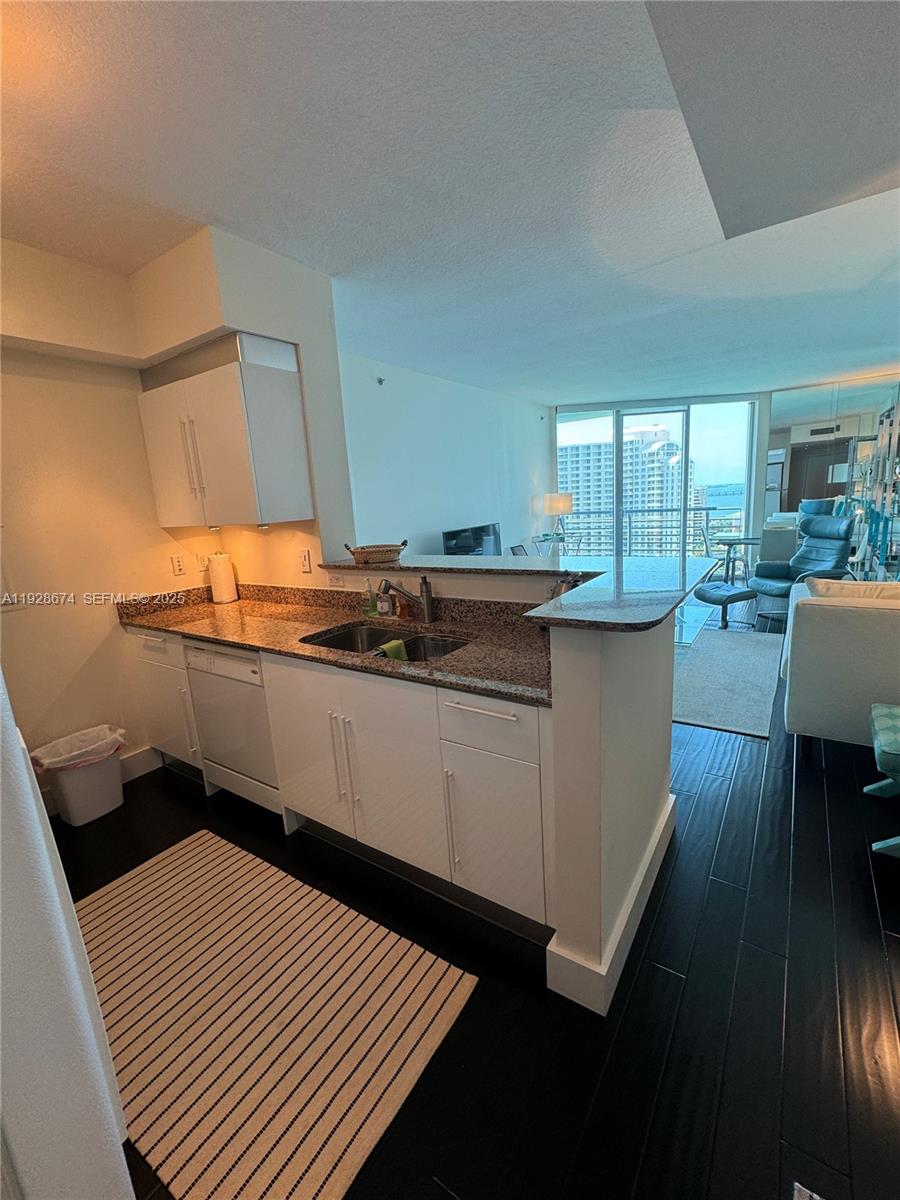 335 S Biscayne Blvd #2403, Miami FL 33131