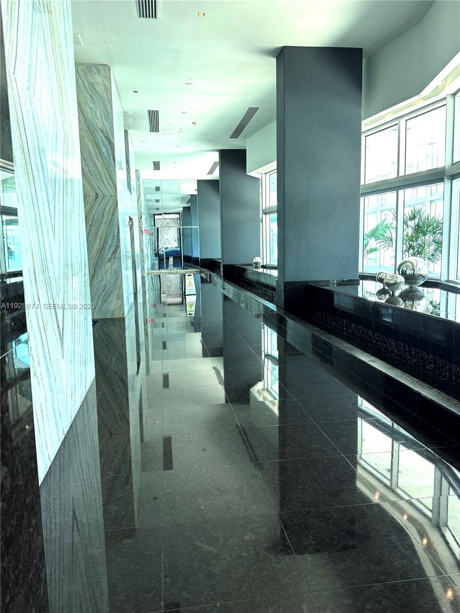 335 S Biscayne Blvd #2403, Miami FL 33131