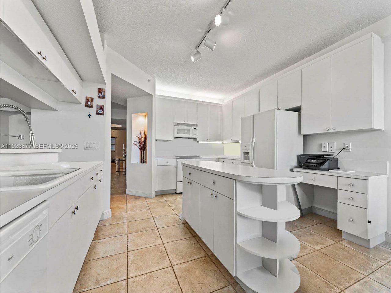 10750 NW 66th St #208, Doral FL 33178