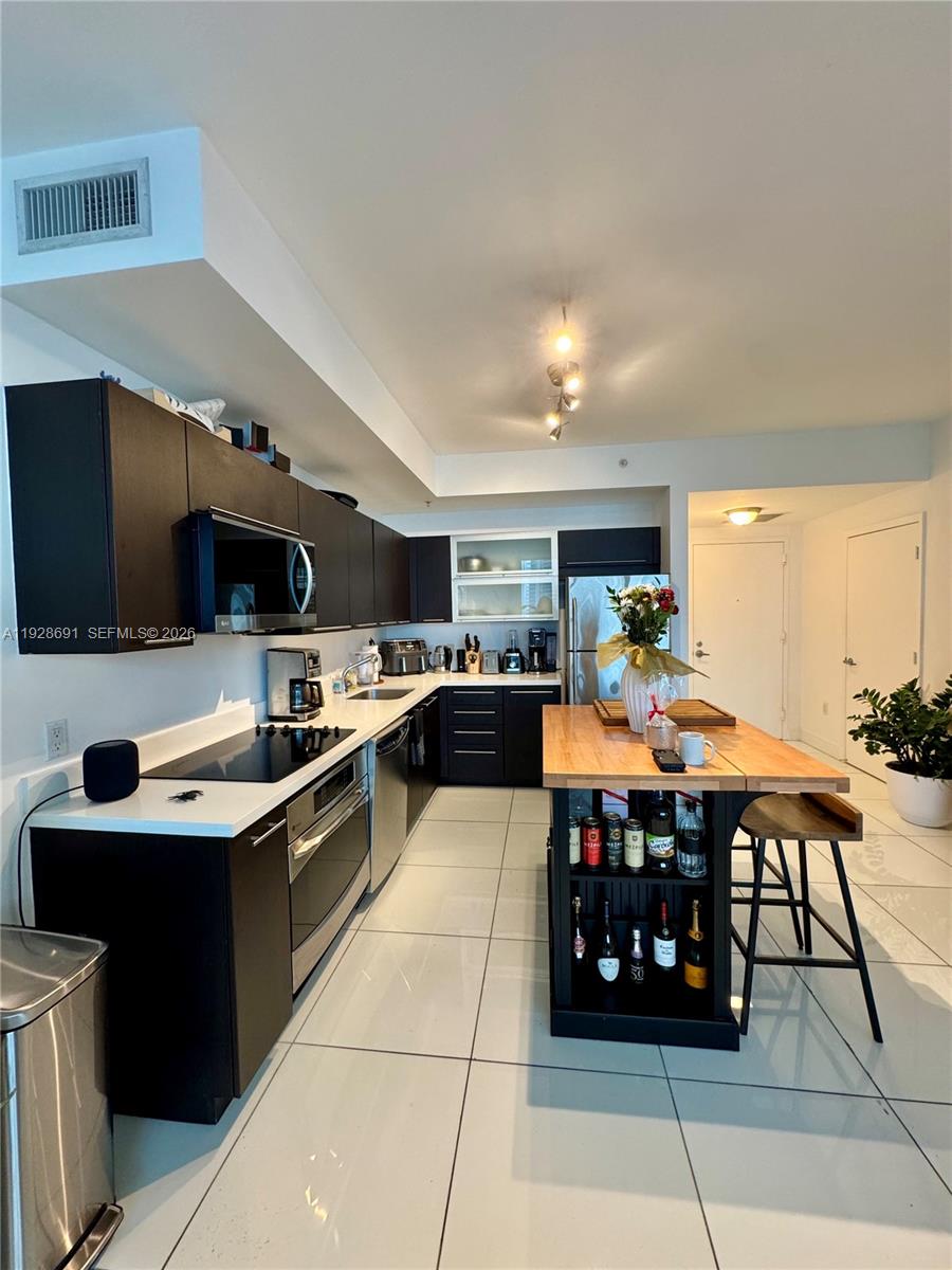 90 SW 3rd St #3112, Miami FL 33130