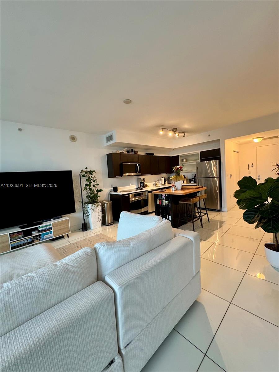 90 SW 3rd St #3112, Miami FL 33130