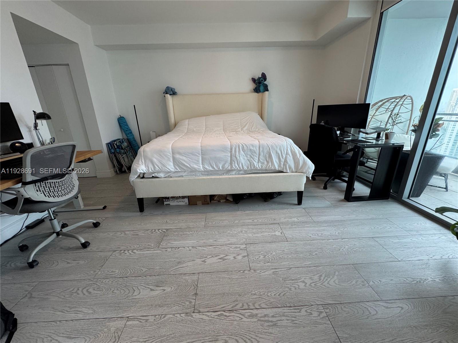 90 SW 3rd St #3112, Miami FL 33130
