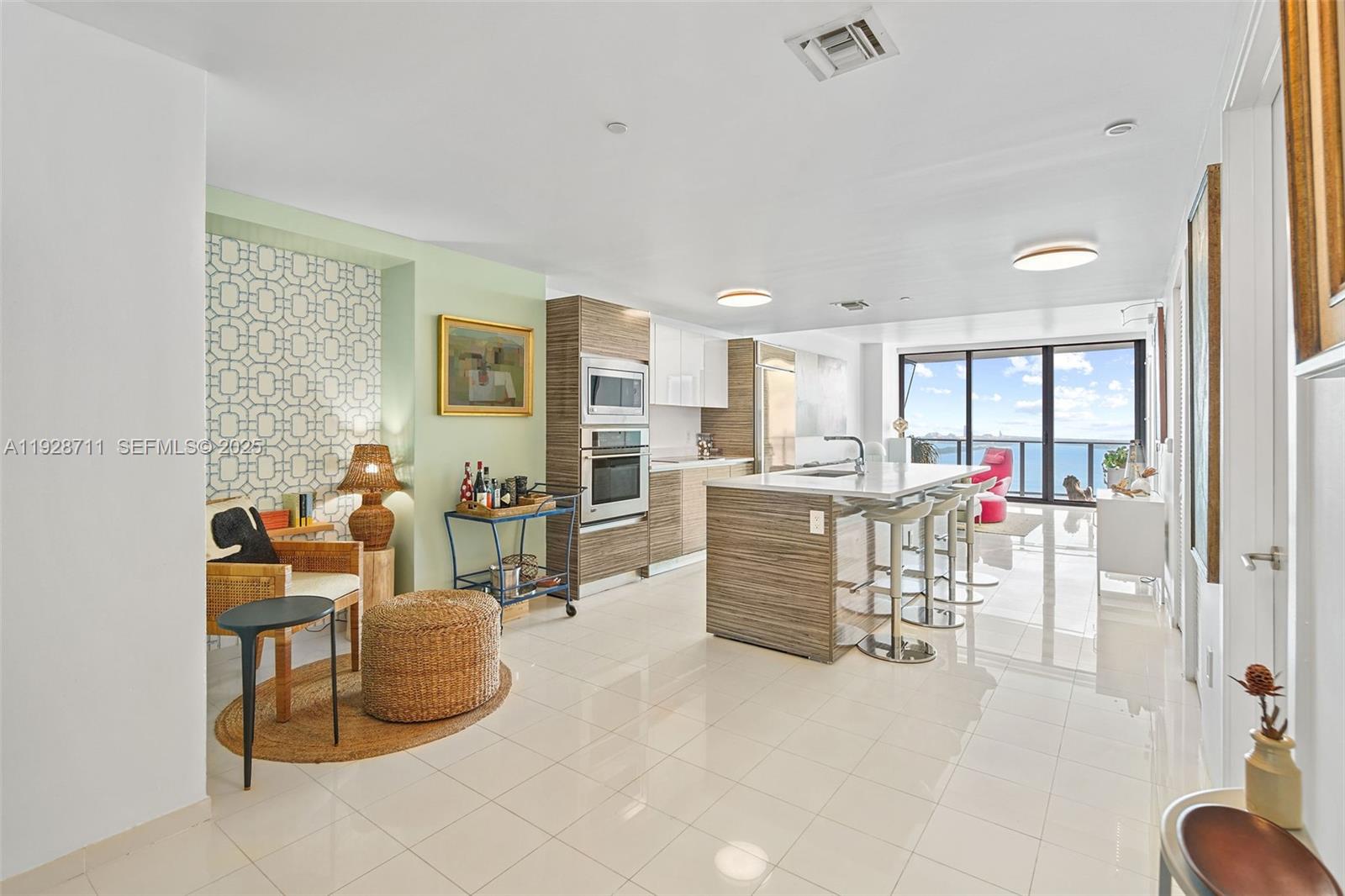 460 NE 28th St #3904, Miami FL 33137