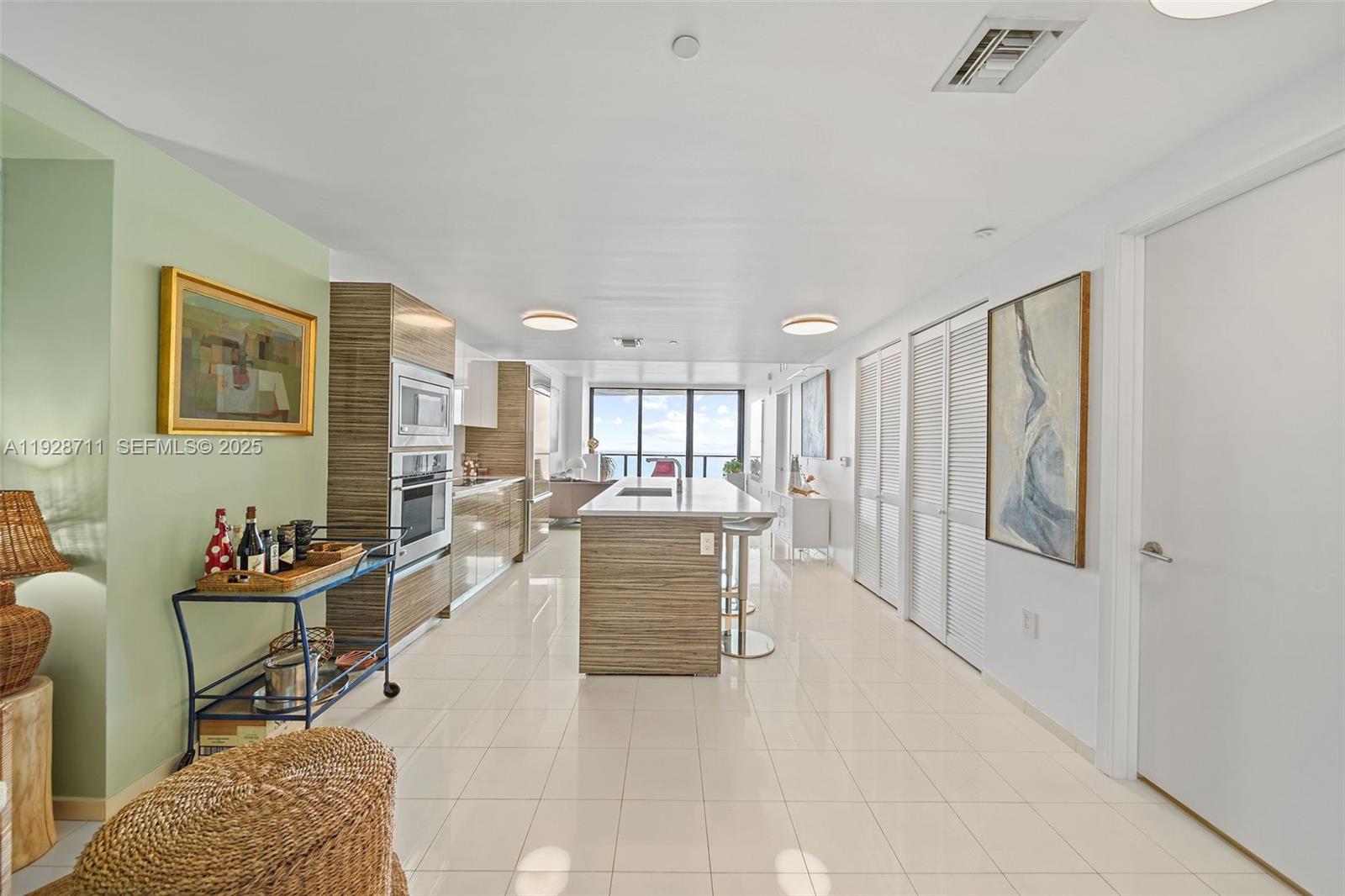 460 NE 28th St #3904, Miami FL 33137