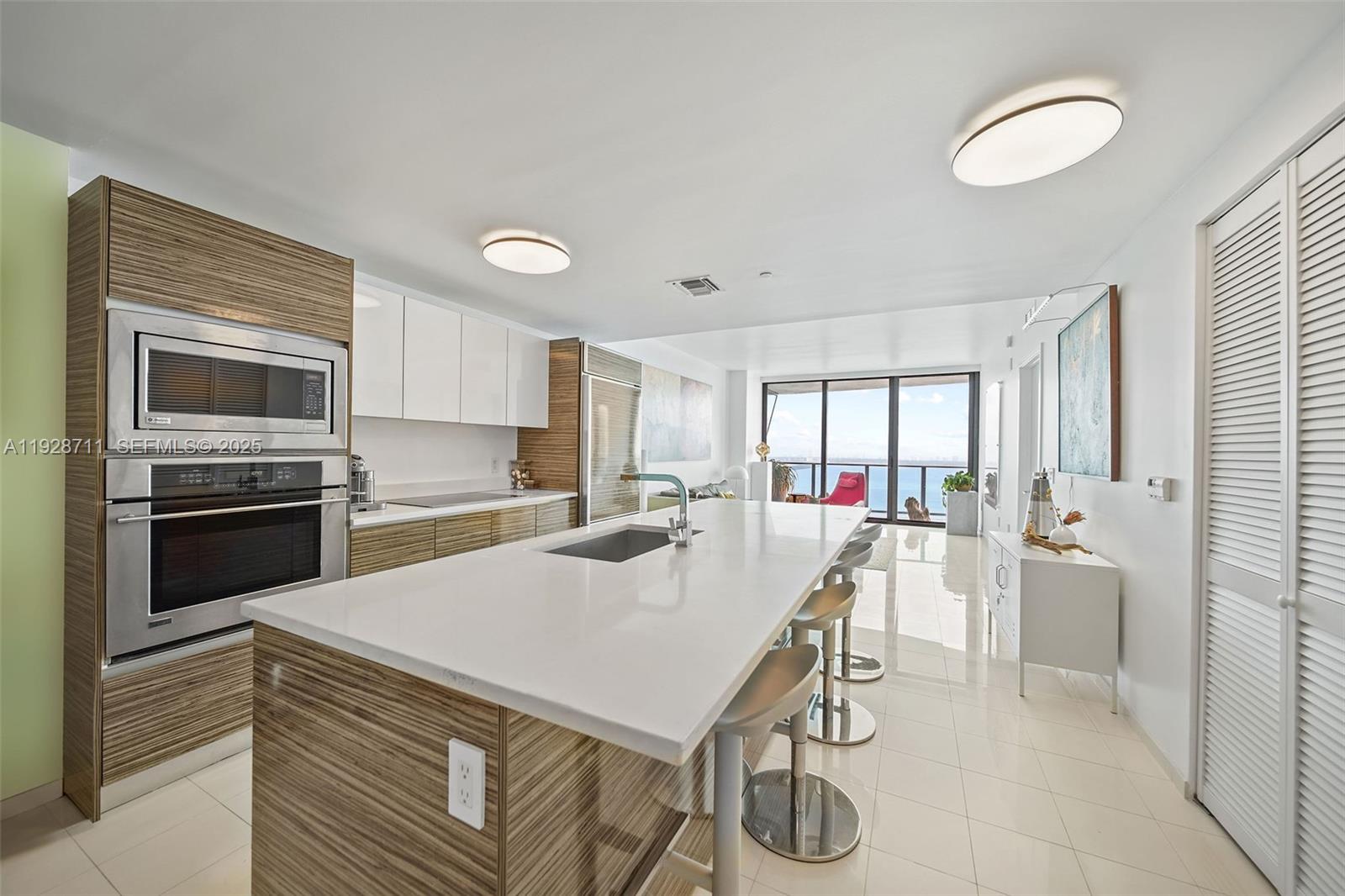 460 NE 28th St #3904, Miami FL 33137