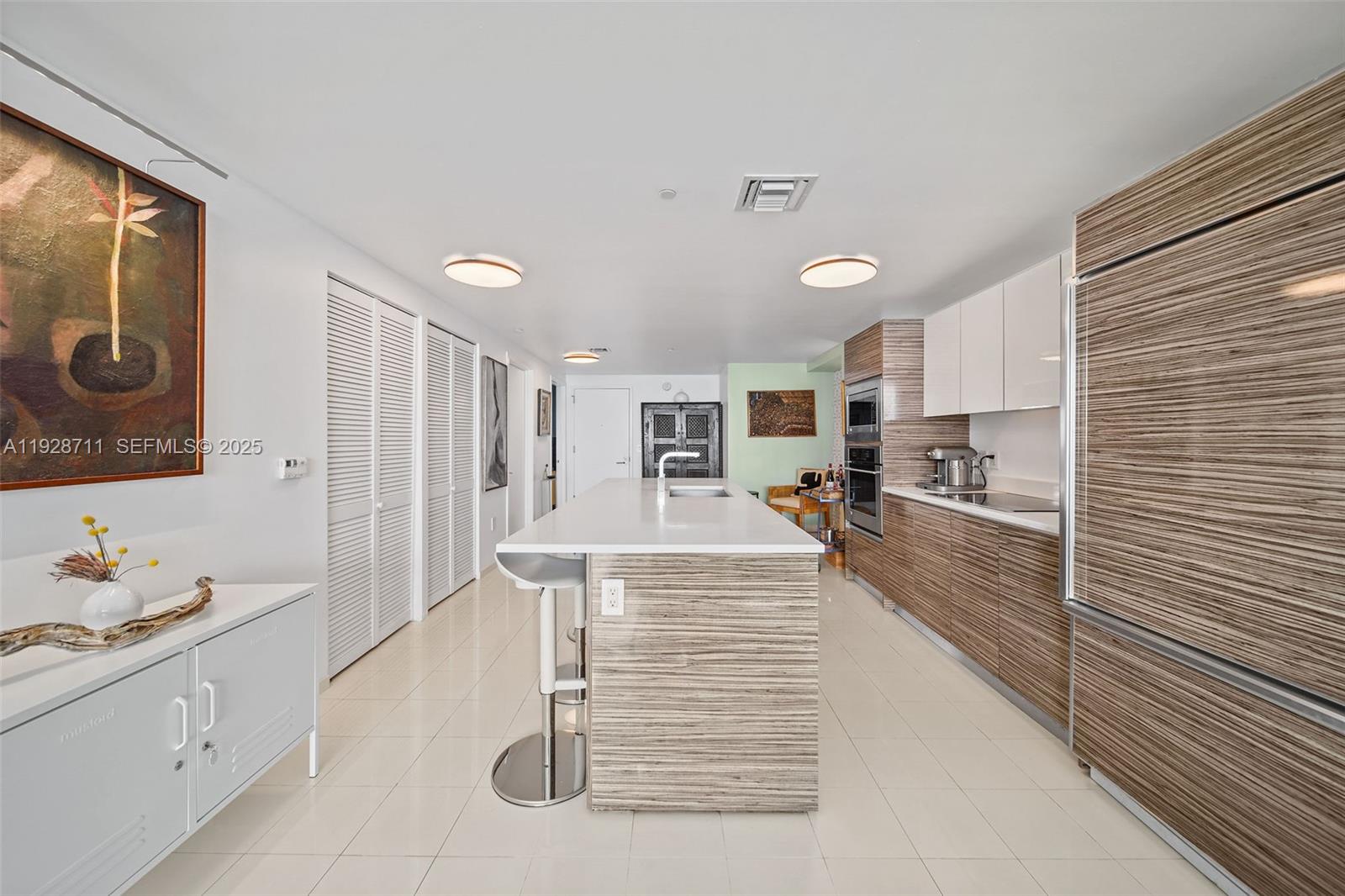 460 NE 28th St #3904, Miami FL 33137