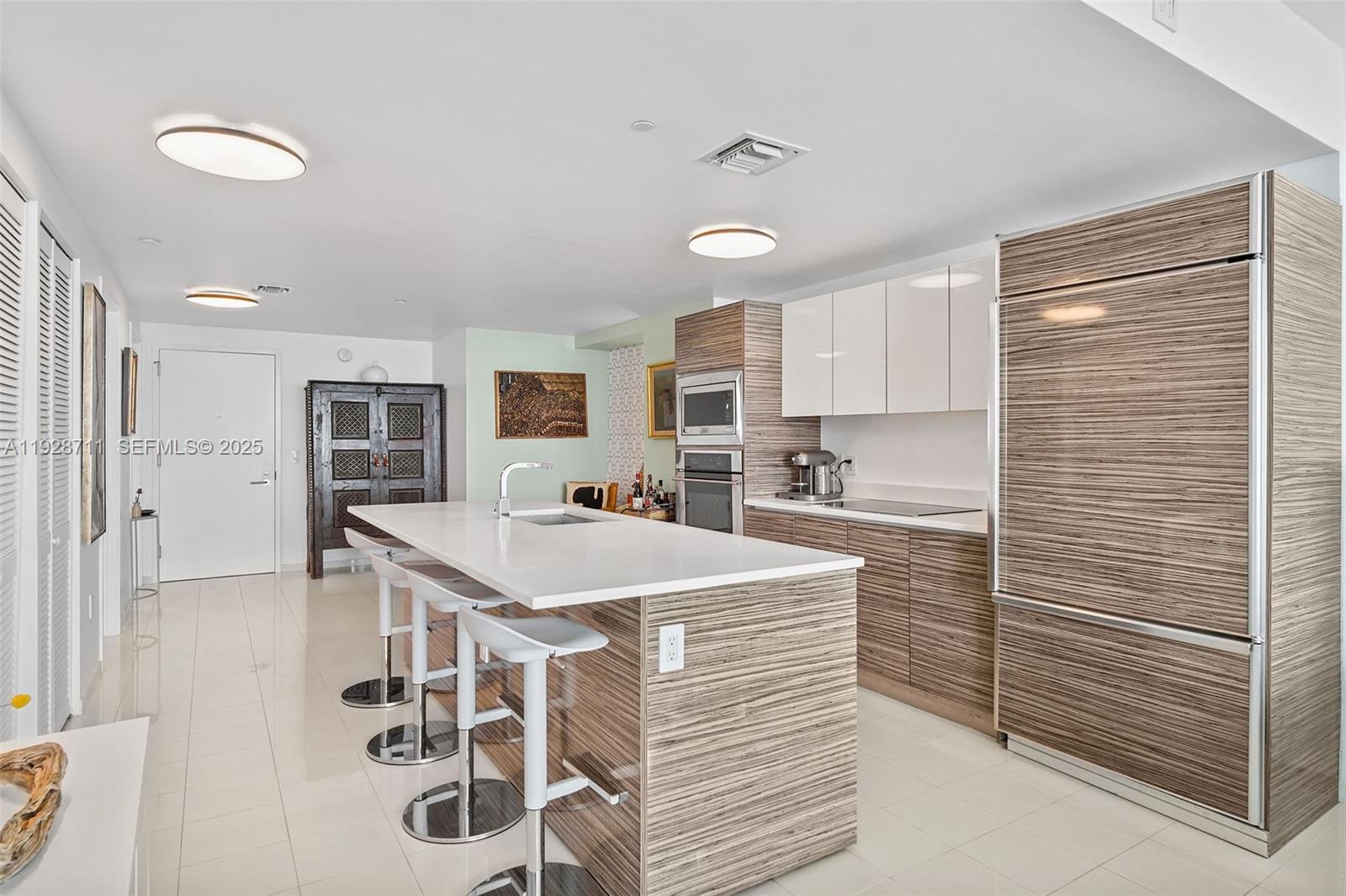 460 NE 28th St #3904, Miami FL 33137