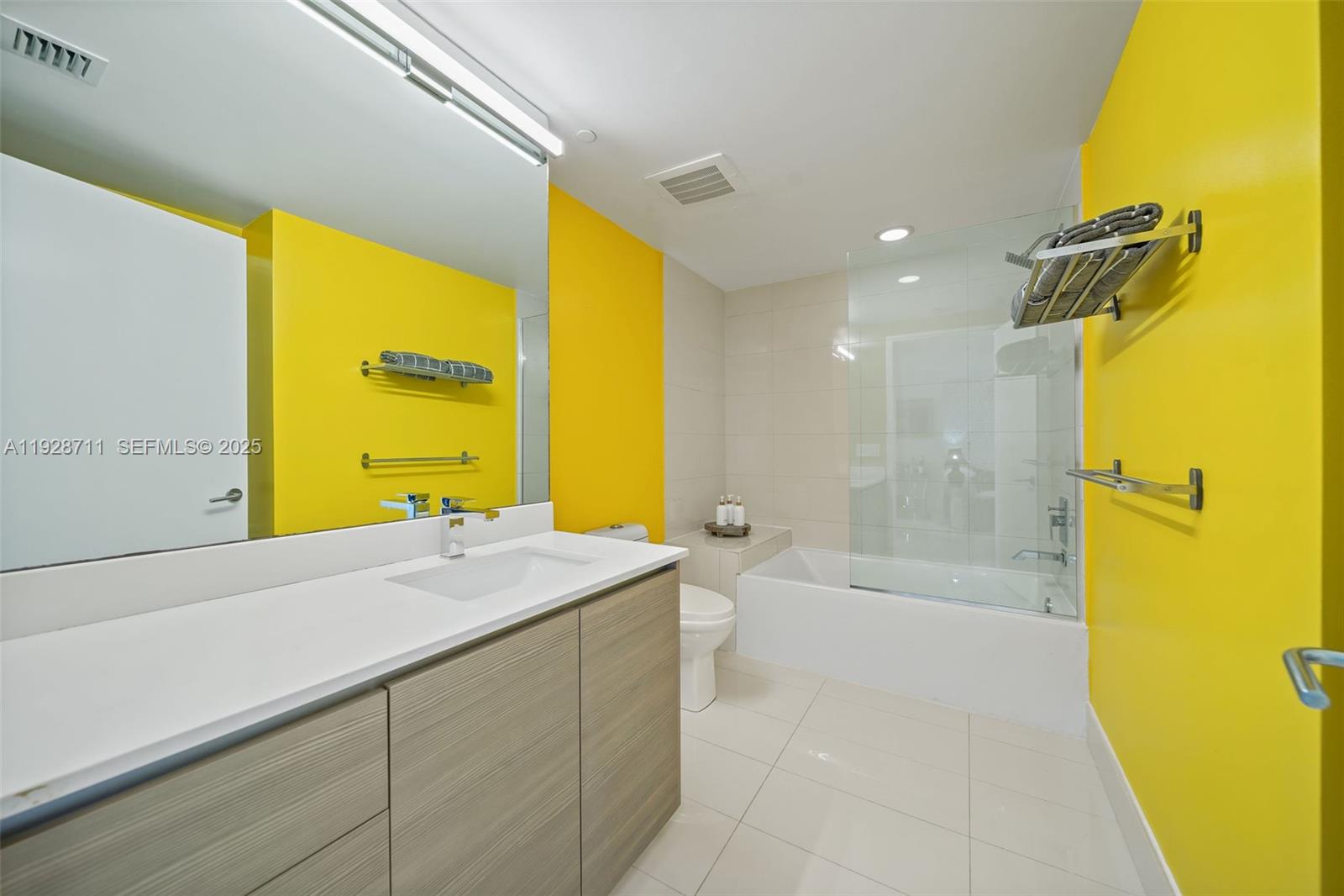 460 NE 28th St #3904, Miami FL 33137