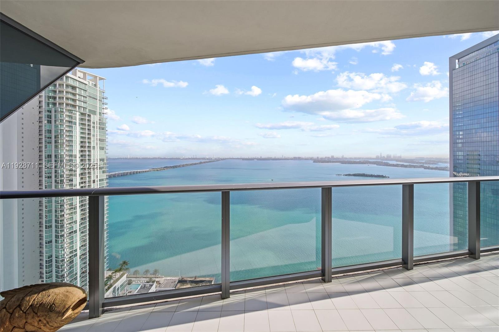 460 NE 28th St #3904, Miami FL 33137