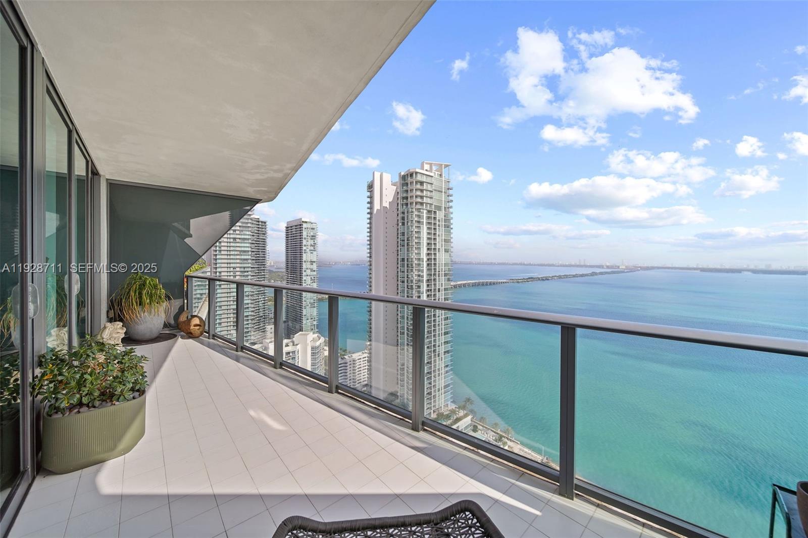 460 NE 28th St #3904, Miami FL 33137