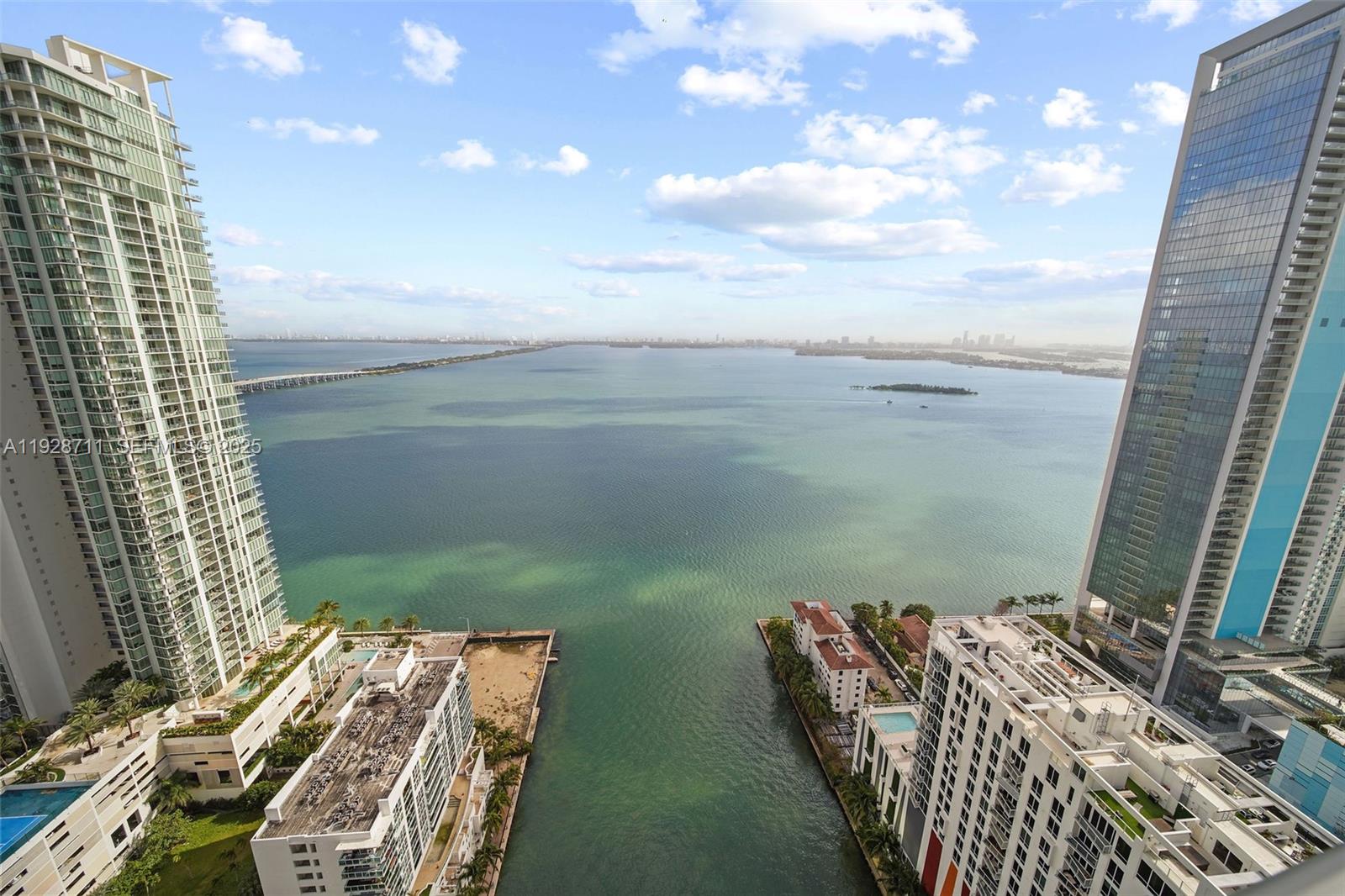 460 NE 28th St #3904, Miami FL 33137