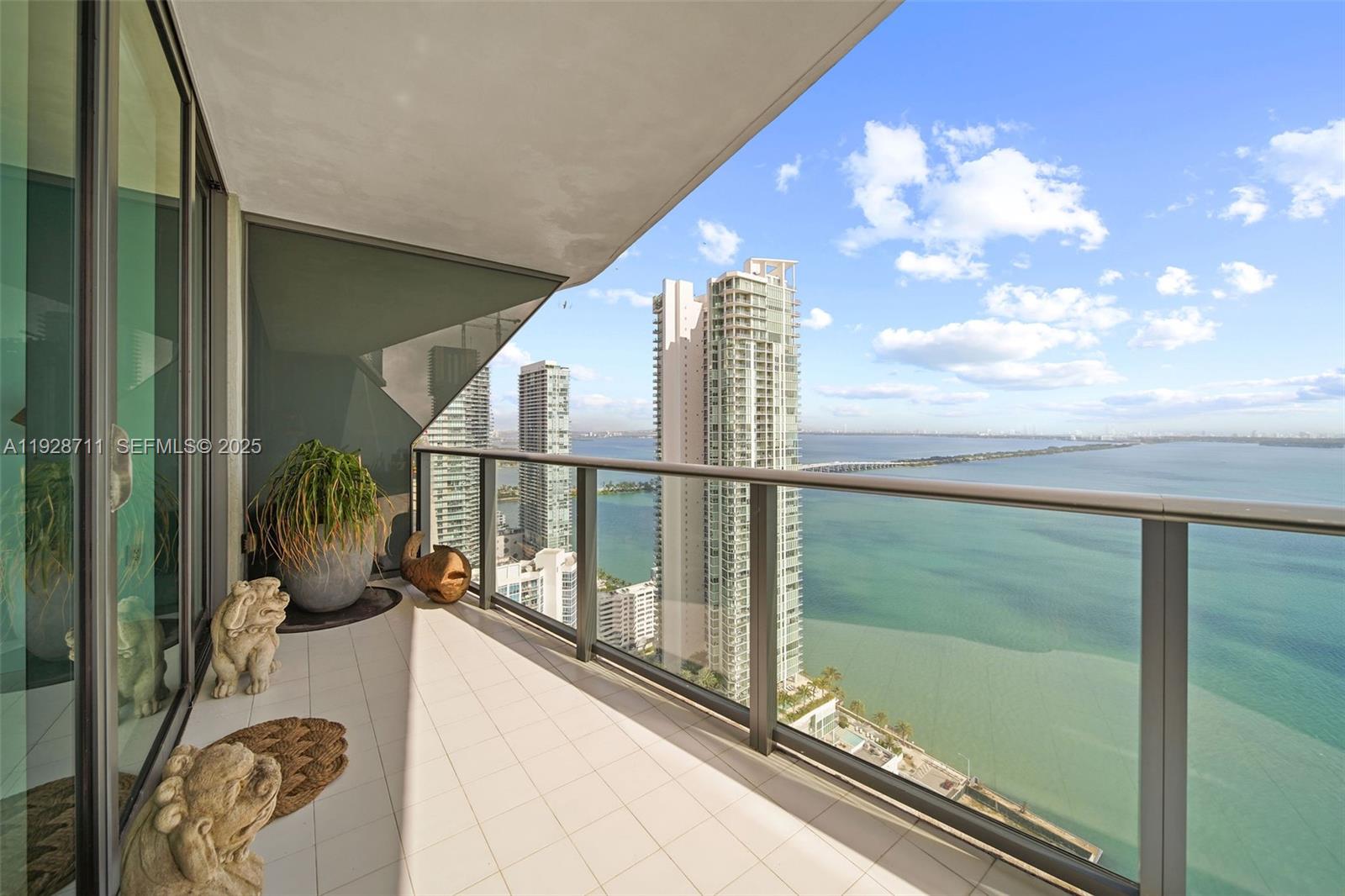 460 NE 28th St #3904, Miami FL 33137
