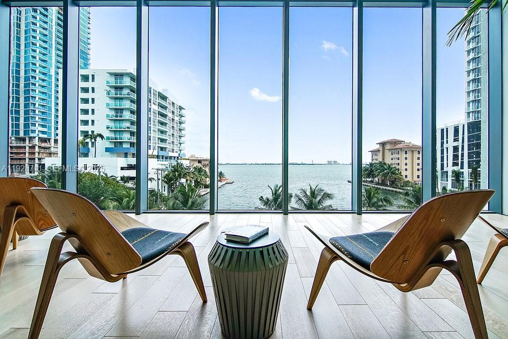 460 NE 28th St #3904, Miami FL 33137