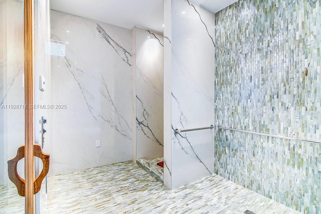 460 NE 28th St #3904, Miami FL 33137