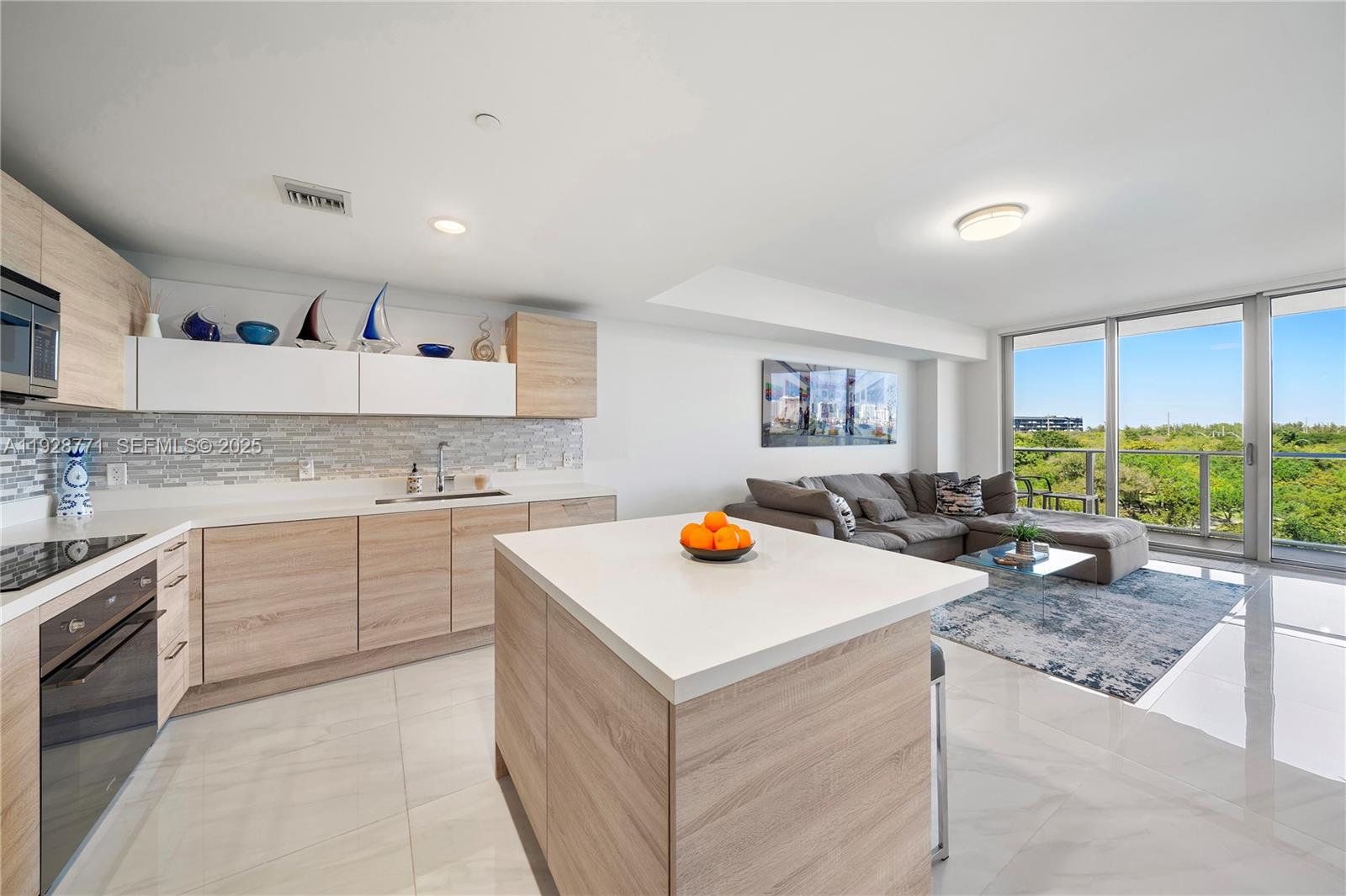 16385 Biscayne Blvd #503, North Miami Beach FL 33160