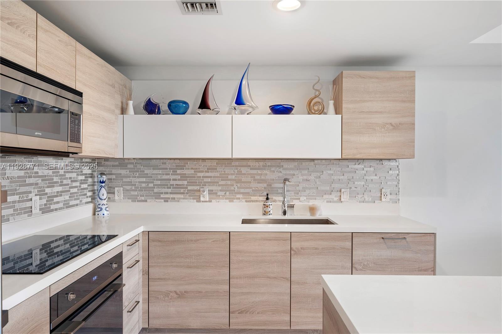 16385 Biscayne Blvd #503, North Miami Beach FL 33160