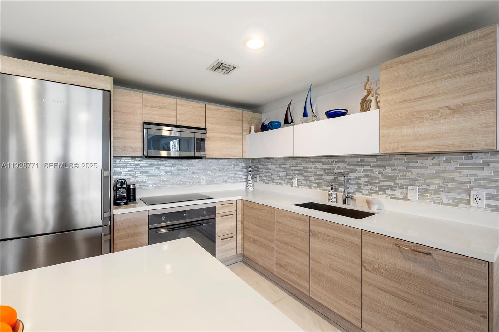 16385 Biscayne Blvd #503, North Miami Beach FL 33160