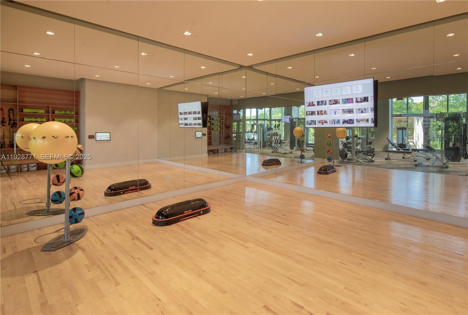 16385 Biscayne Blvd #503, North Miami Beach FL 33160