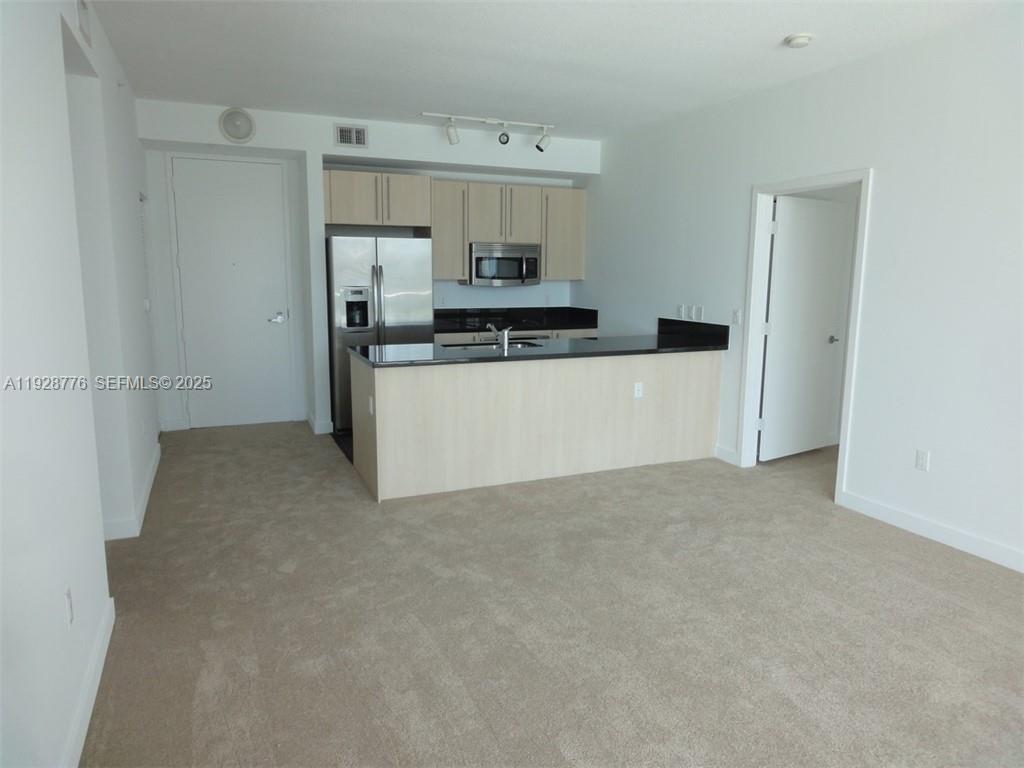 79 SW 12th St #1203S, Miami FL 33130