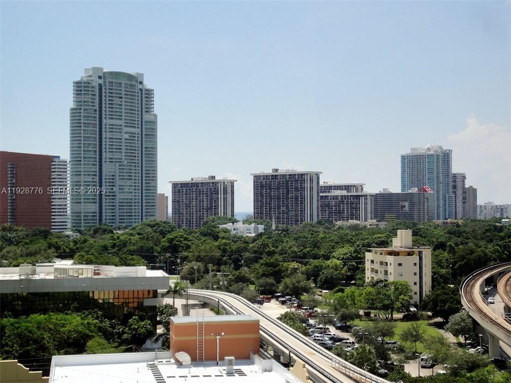 79 SW 12th St #1203S, Miami FL 33130