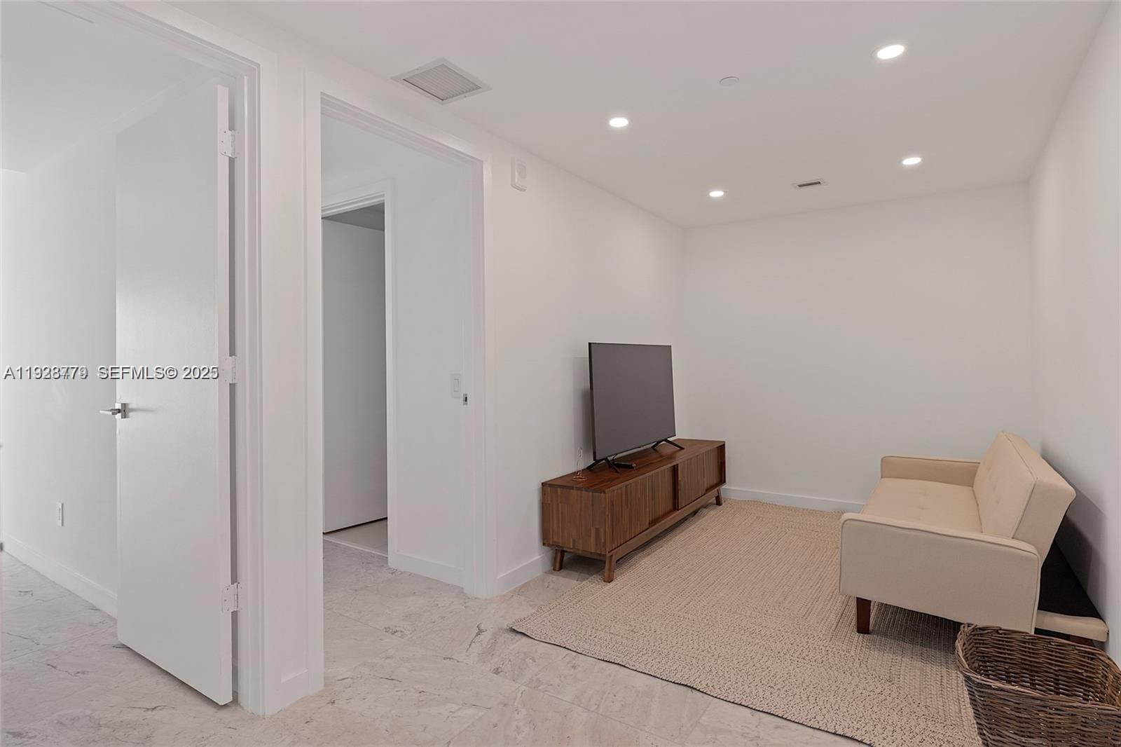 3131 NE 7th Ave #2203, Miami FL 33137