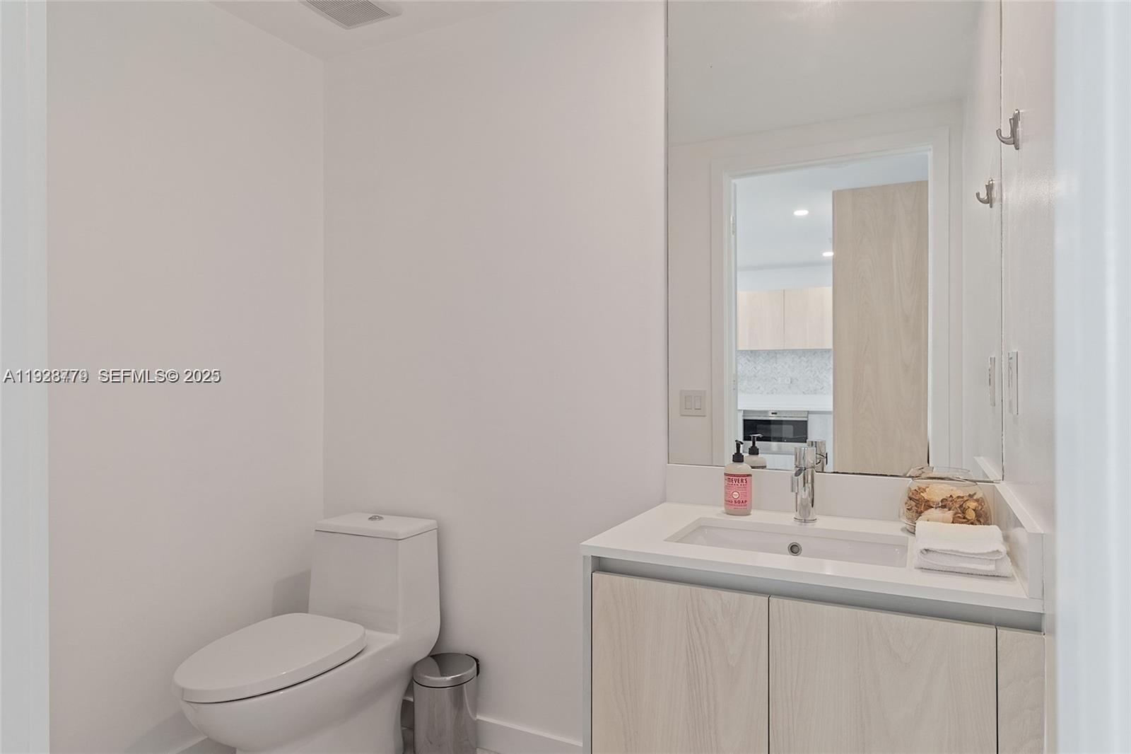 3131 NE 7th Ave #2203, Miami FL 33137