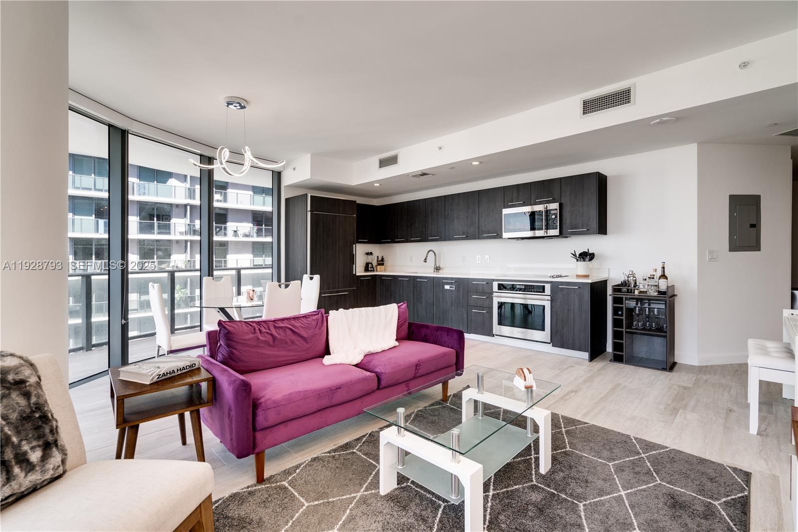 45 SW 9th St #2306, Miami FL 33130