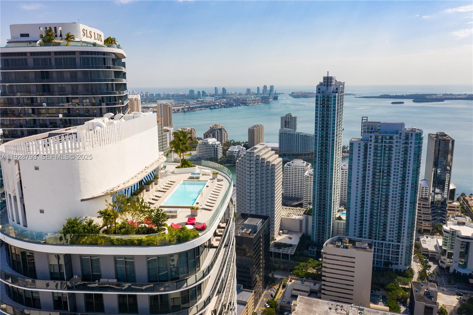 45 SW 9th St #2306, Miami FL 33130