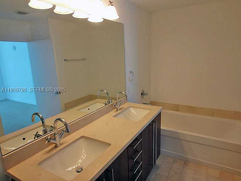 1111 SW 1st Ave #1123N, Miami FL 33130