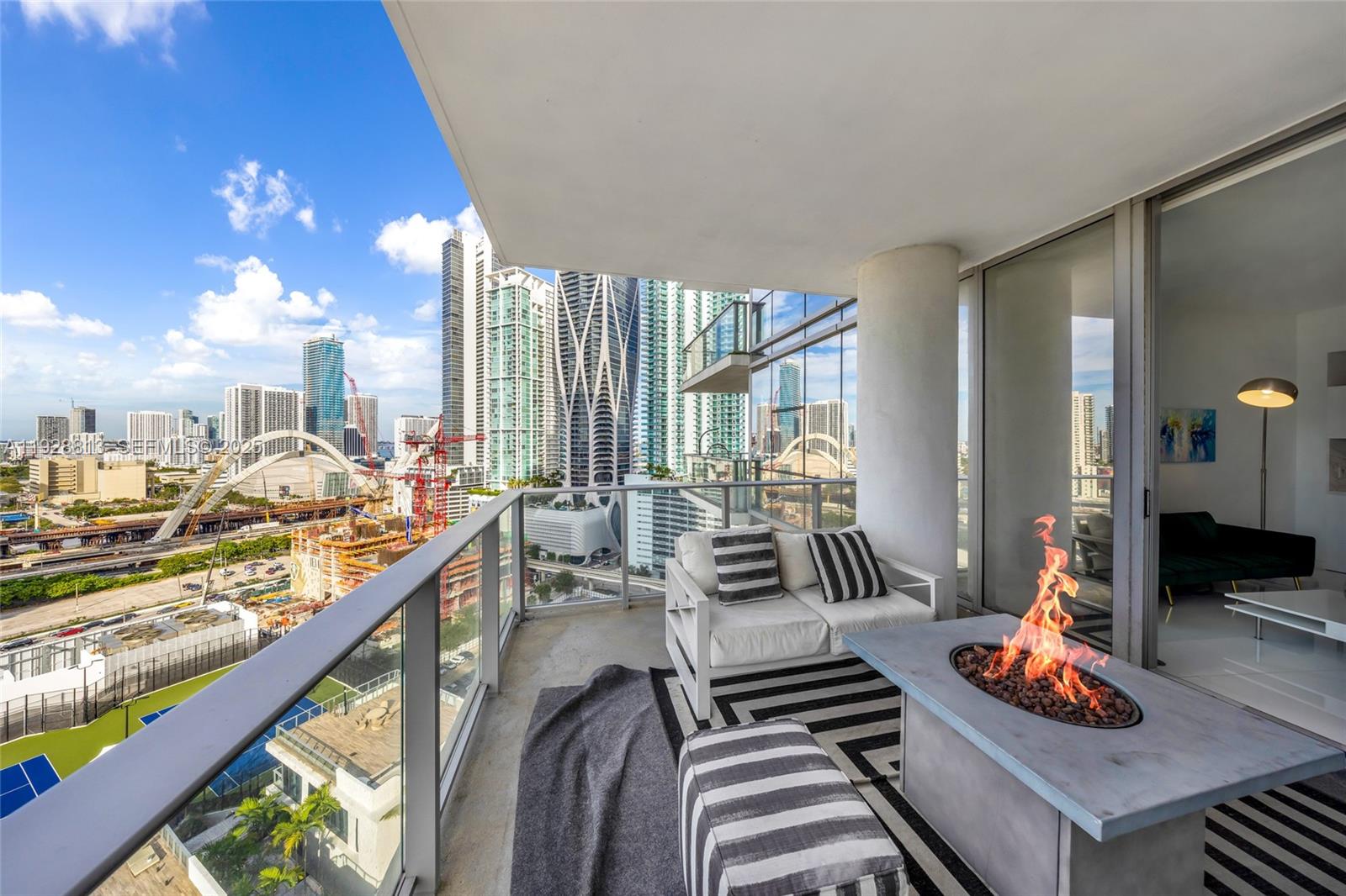 851 NE 1st Ave #1700, Miami FL 33132