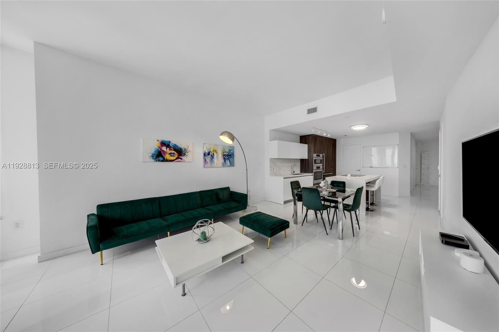 851 NE 1st Ave #1700, Miami FL 33132