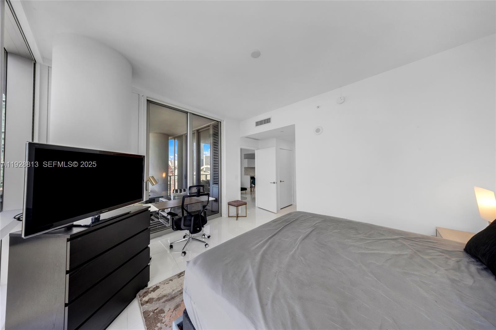 851 NE 1st Ave #1700, Miami FL 33132