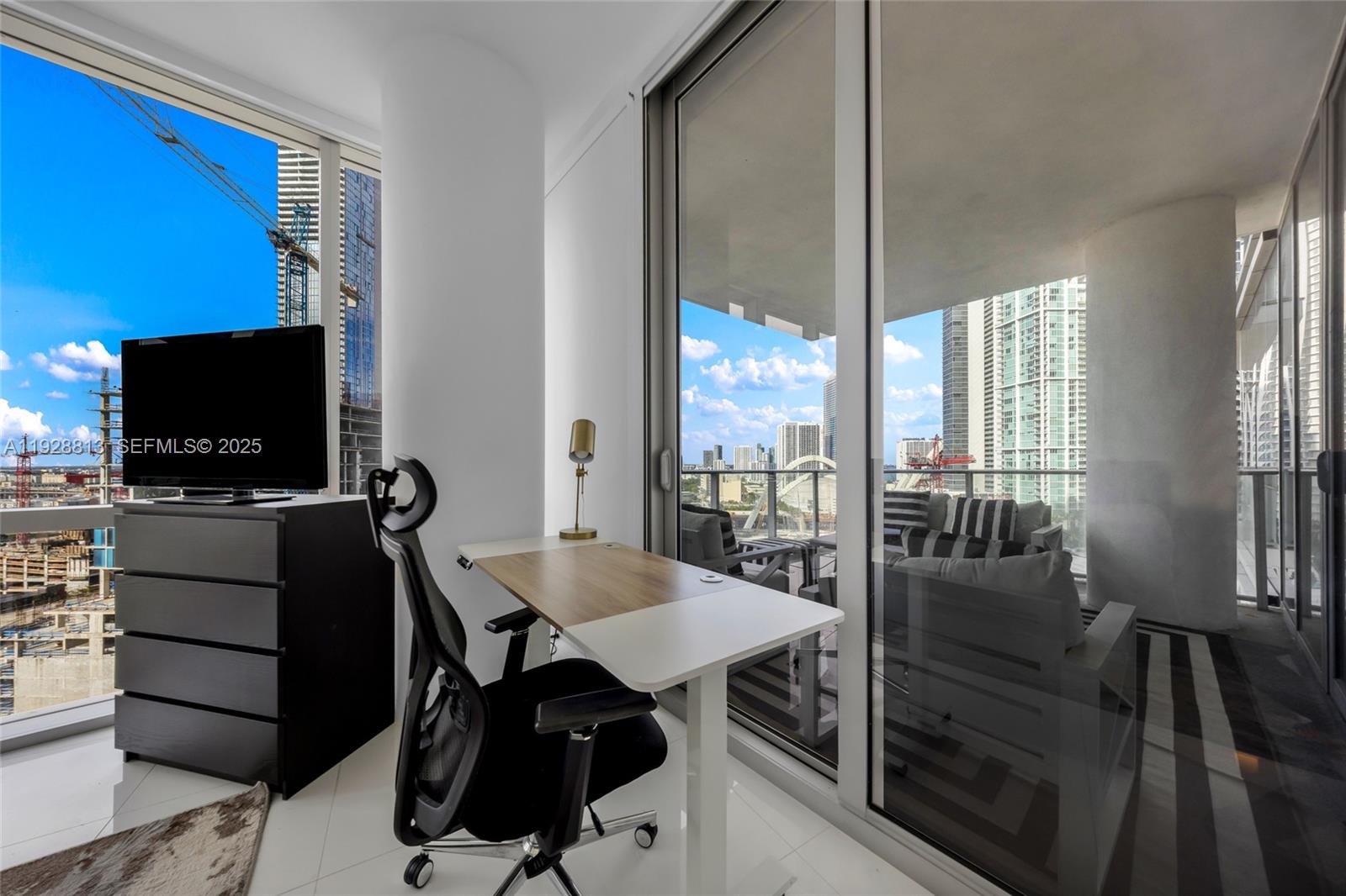 851 NE 1st Ave #1700, Miami FL 33132