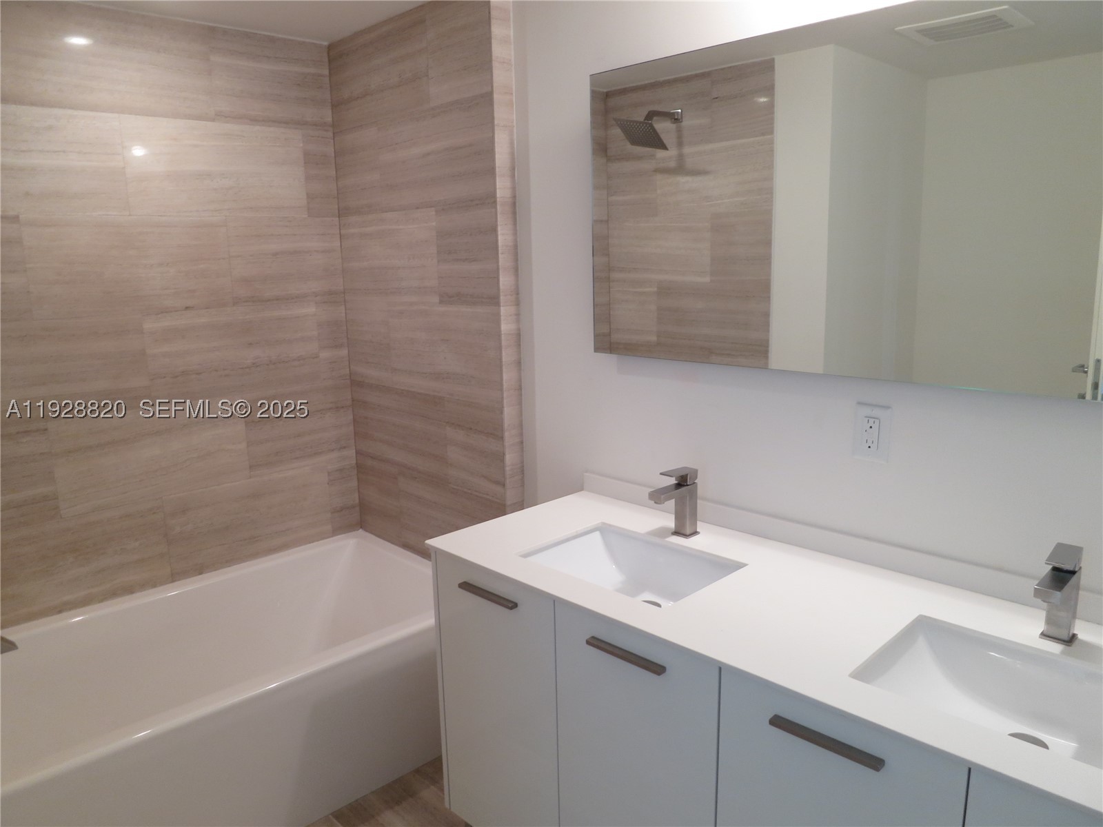 1300 BRICKELL BAY DR #1100, Miami FL 33131