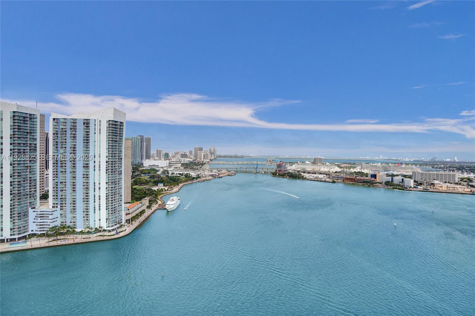 848 Brickell Key Dr #3206, Miami FL 33131