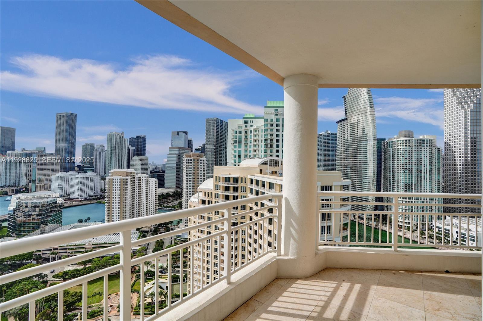 848 Brickell Key Dr #3206, Miami FL 33131