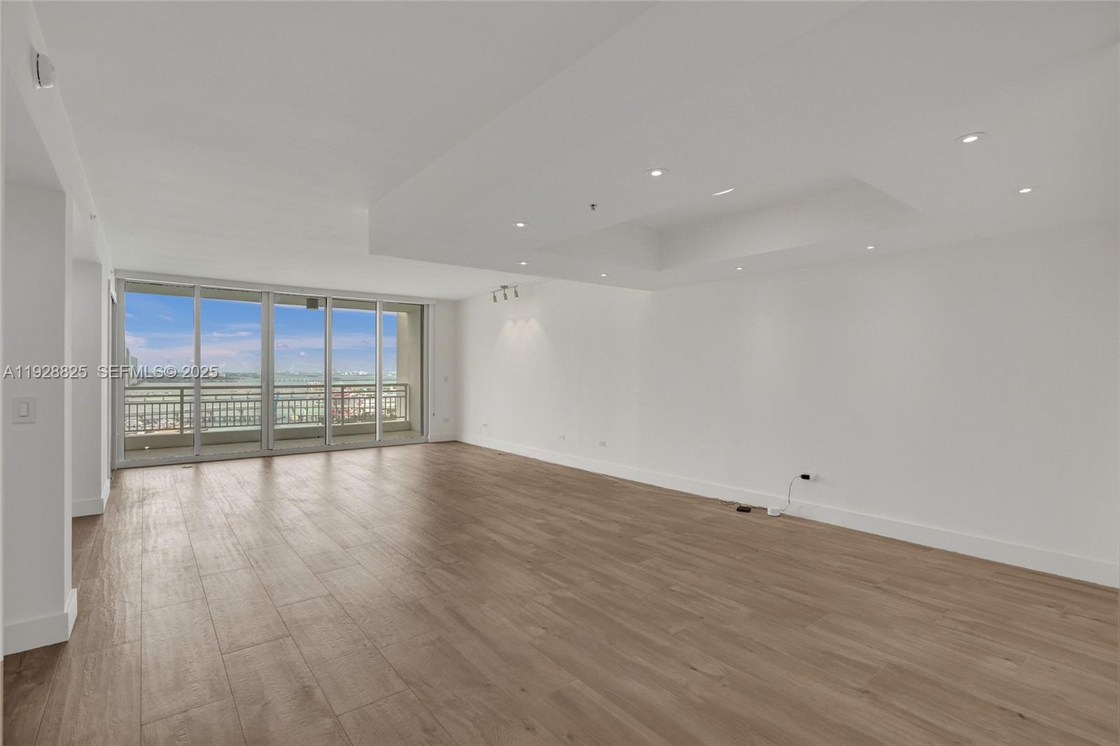 848 Brickell Key Dr #3206, Miami FL 33131